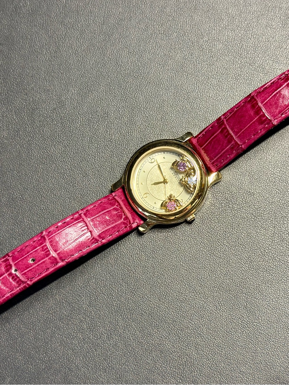 Joan Rivers Floating Bee Watch - Picture 2 of 4